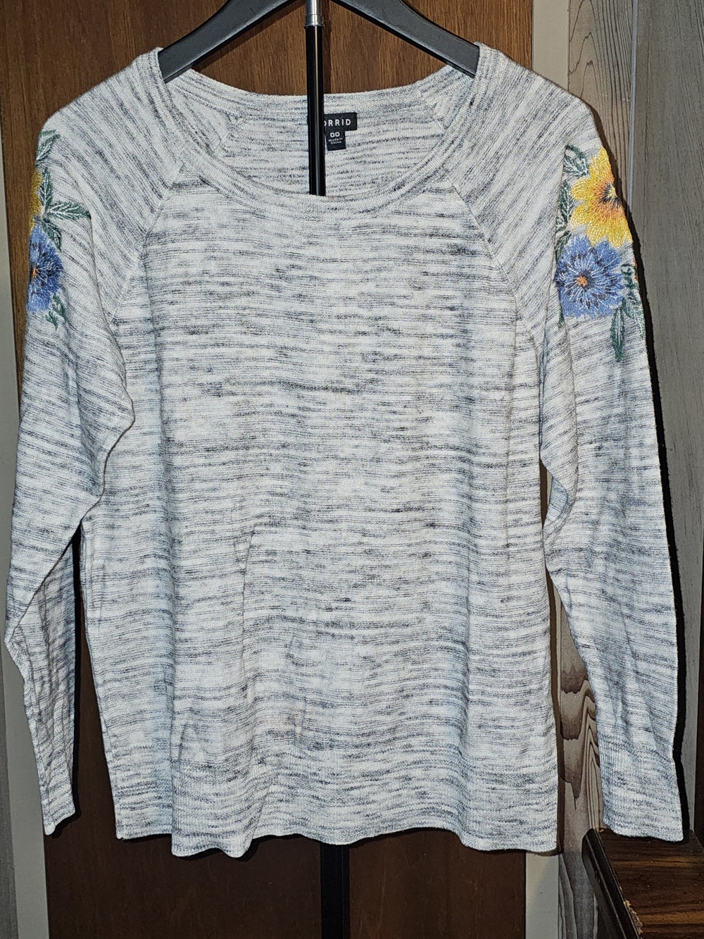 torrid Heathered White Knit Top with Yellow & Blue Floral Shoulder Embroidery